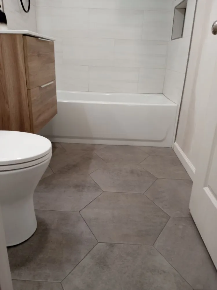 Slide of Electrican Roverto Cordova