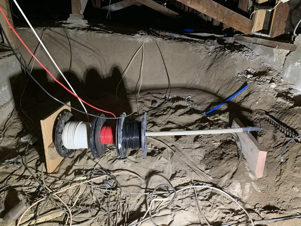 Slide of Electrichead