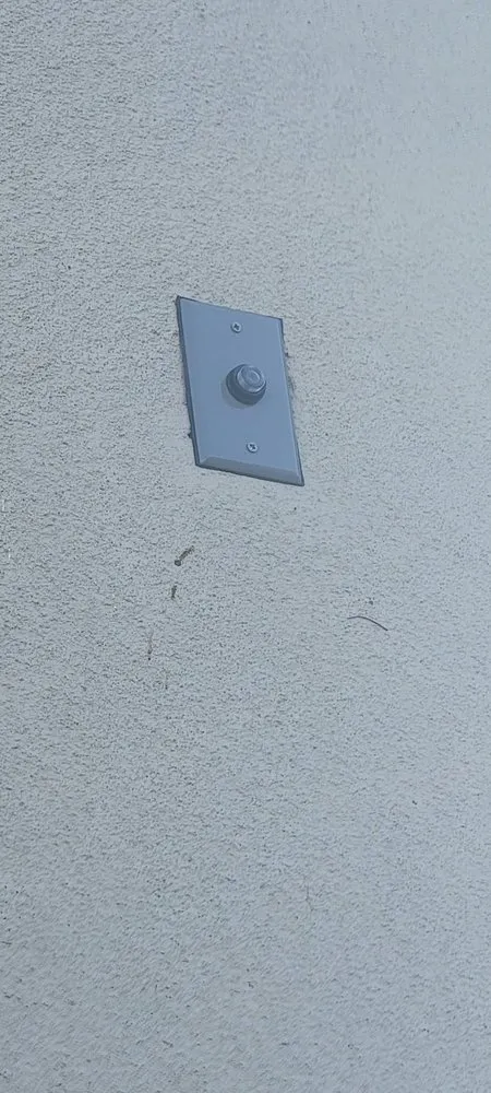 Affordable electrician providing electrical repair in , 