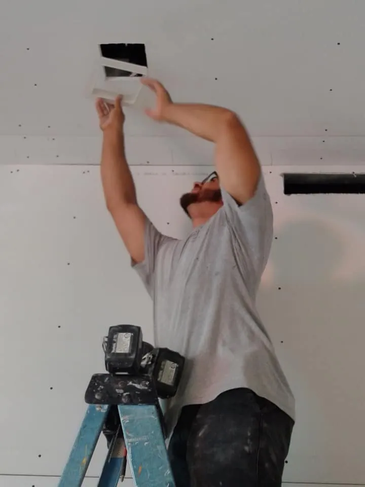 Slide of Electrician 24 hours