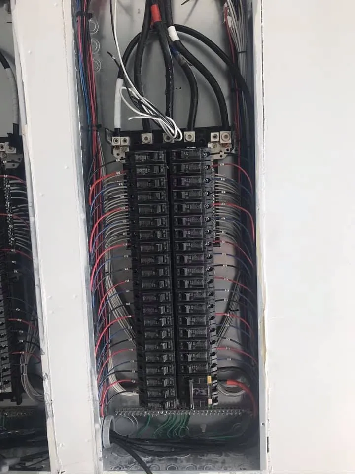 Slide of Electrician 24 hours