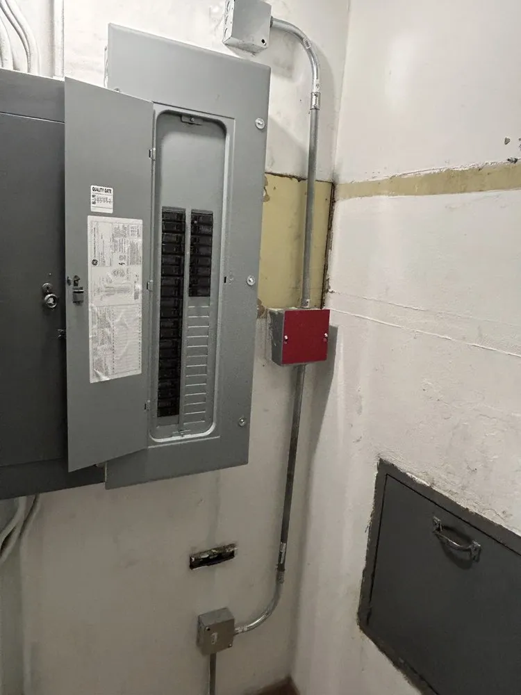 Slide of Electrician 4memphis