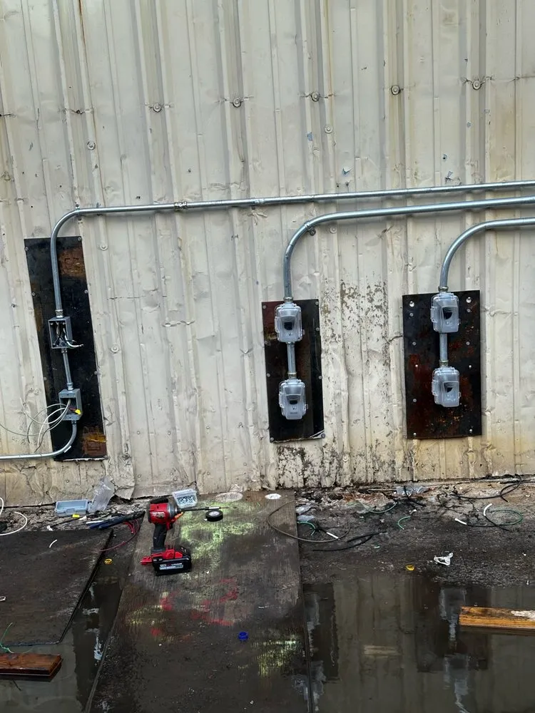 Slide of Electrician Alberto