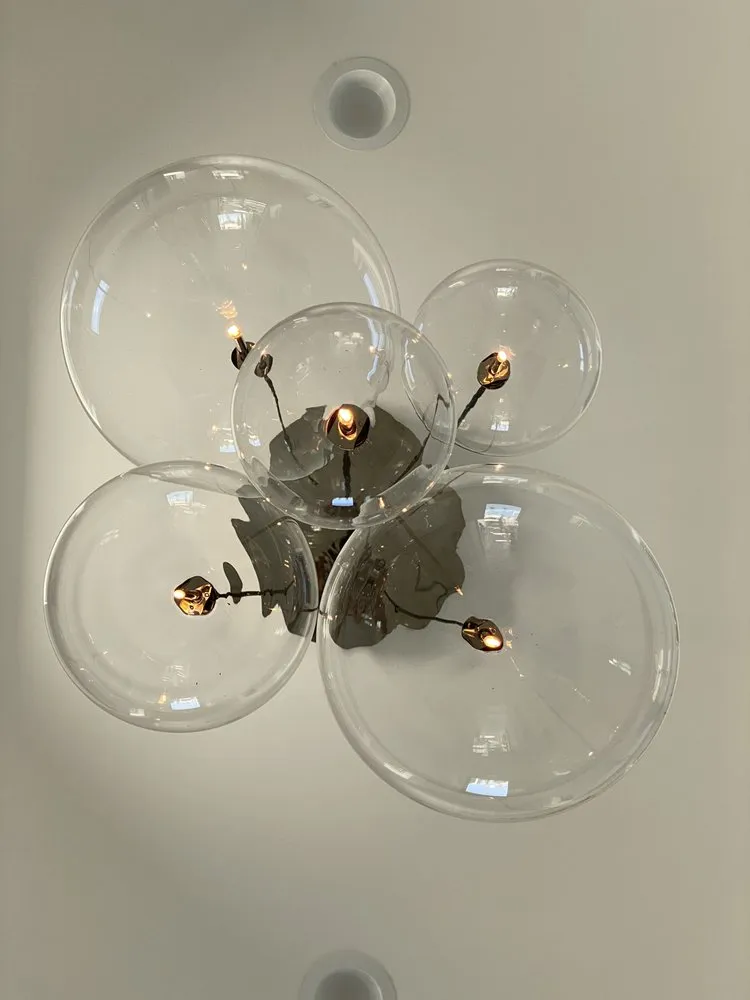 Licensed electrician providing emergency electrical service in , 