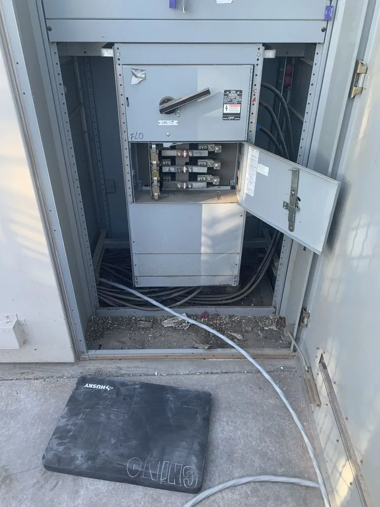 Slide of Electrician HR