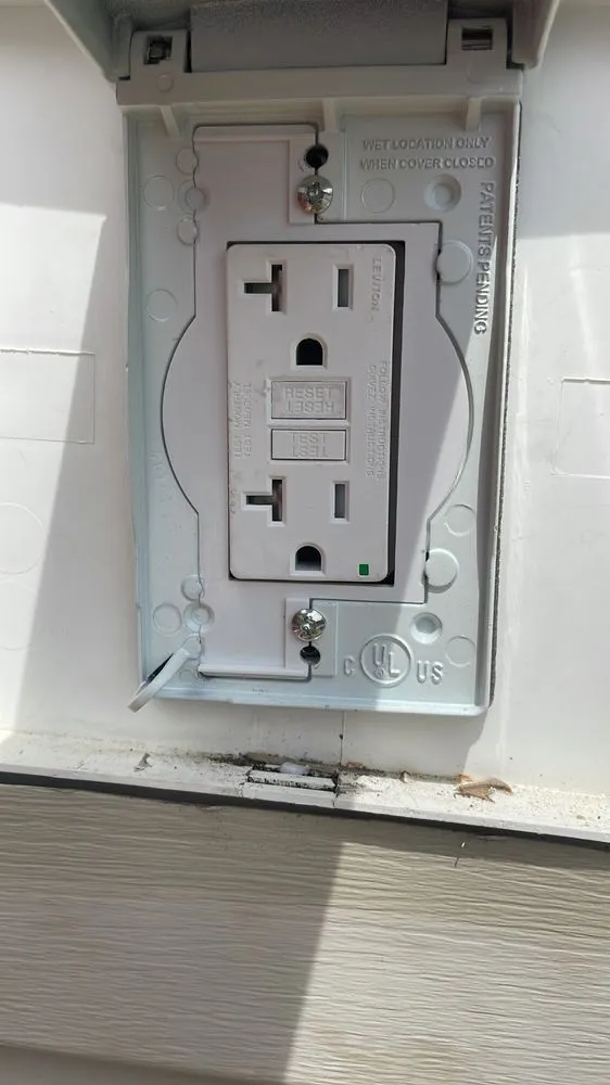 Slide of Electrician Service