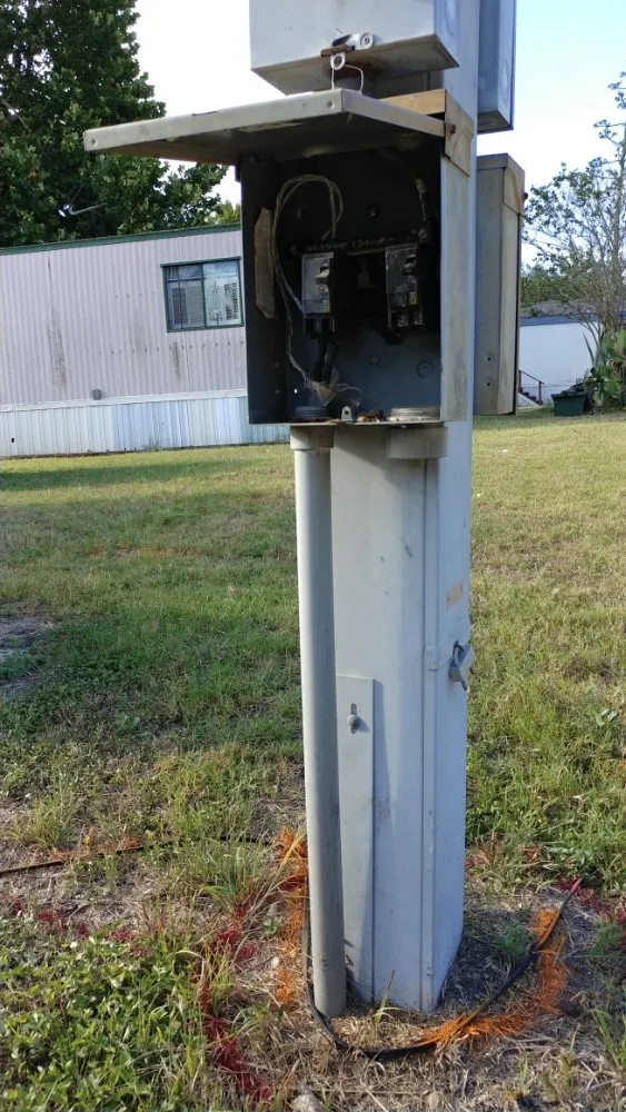 Slide of Electricians 4 U