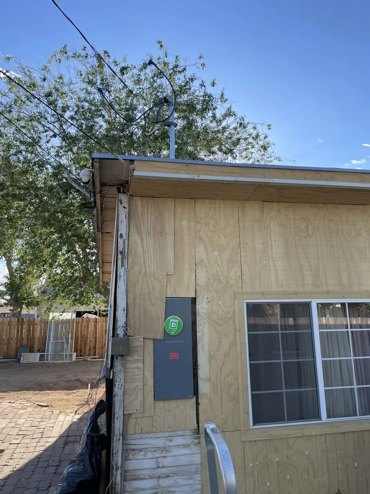 Slide of Electricians On A Mission