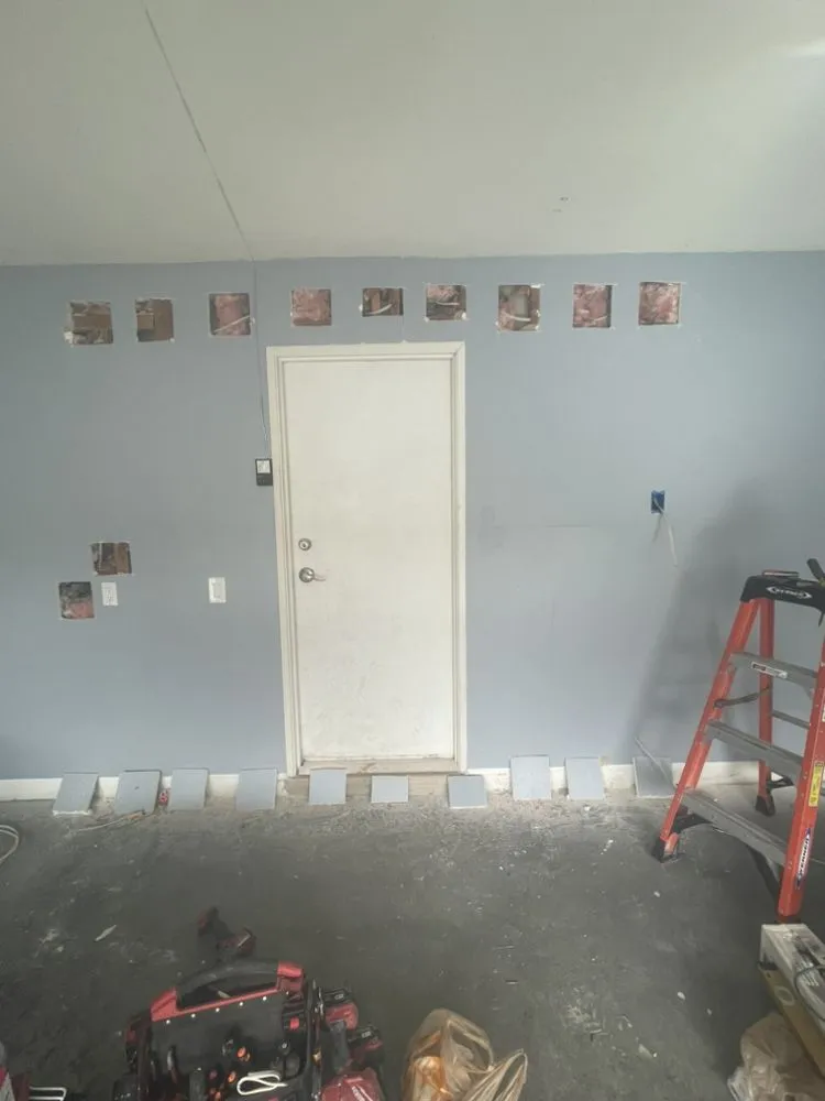 Reliable electrician providing electrical repair in , 