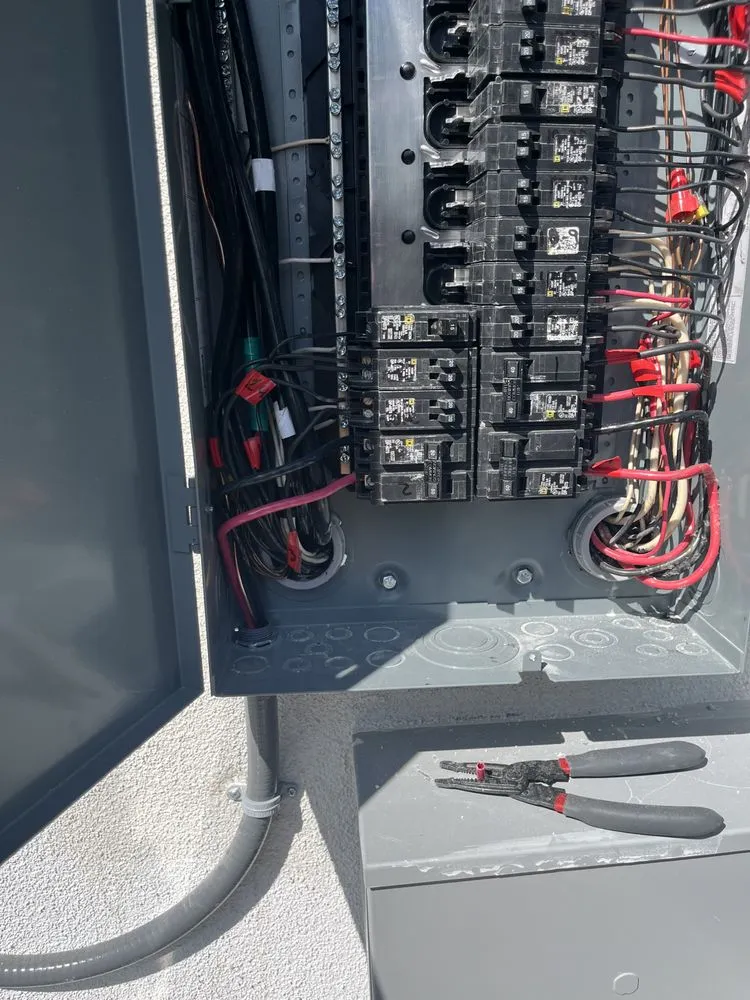 Certified panel upgrade in ,  by Electricista De La Bahia