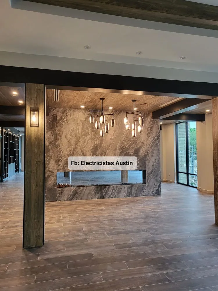 Slide of Electricistas Austin