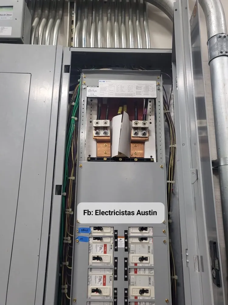 Slide of Electricistas Austin