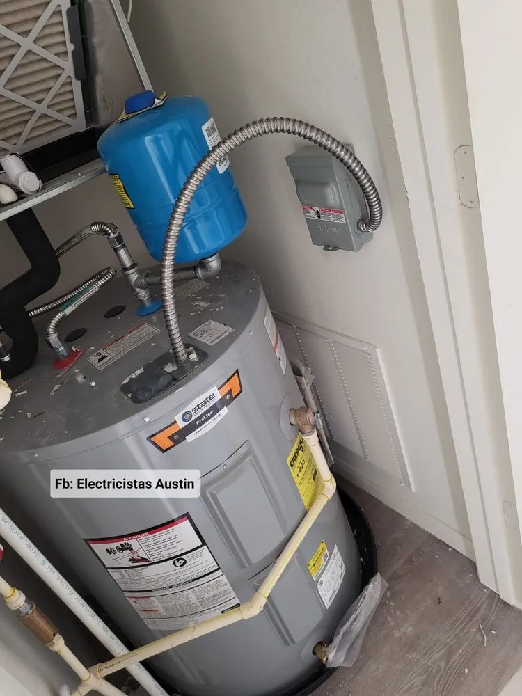 Slide of Electricistas Austin