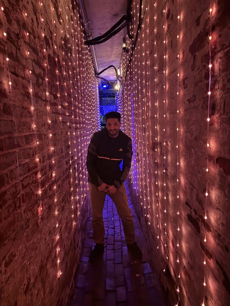 Slide of Electricity Experts