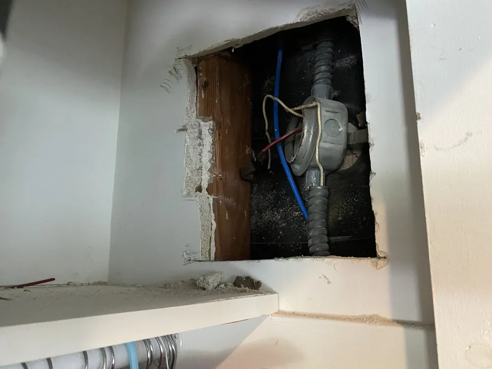 Slide of Electrics By Mike Packham