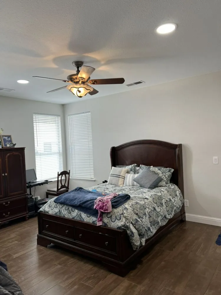 Slide of Electro Elite