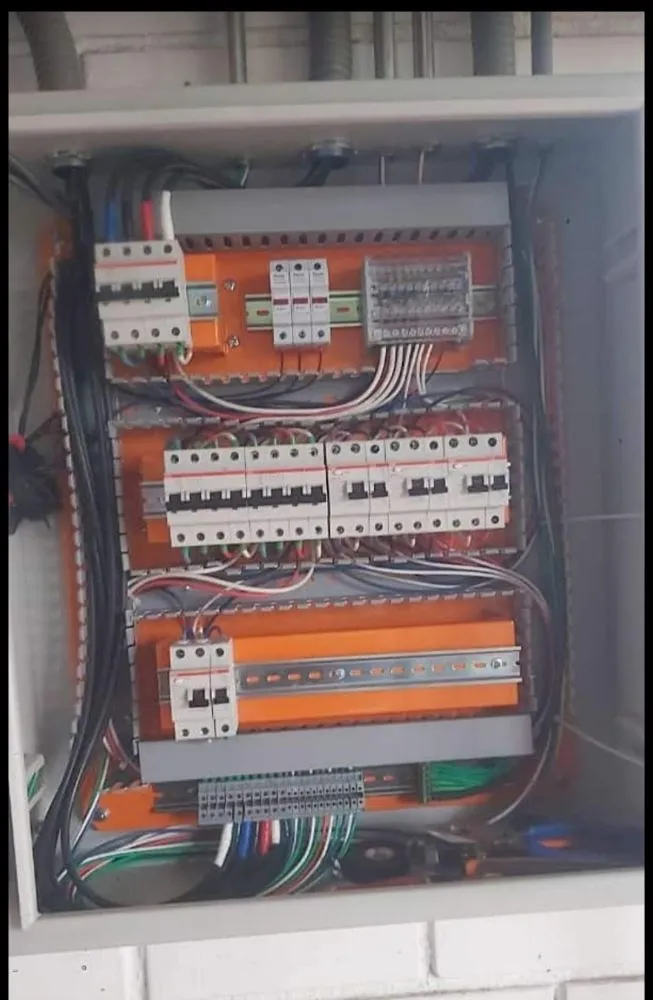 Slide of Electro House