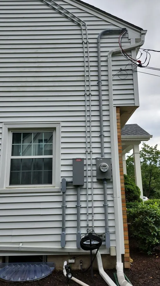 Slide of Electro silva