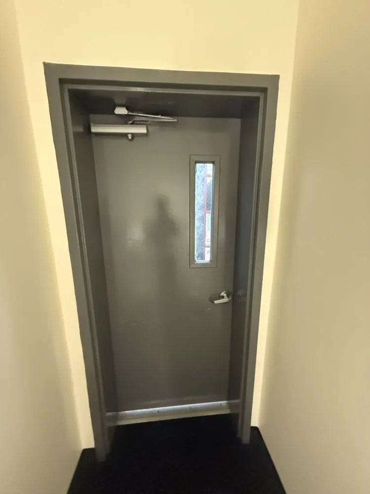 Expert electrician providing circuit breaker repair in Flushing, NY - Electrozone