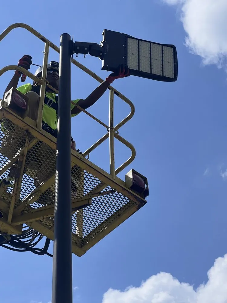 Licensed emergency electrical service in ,  by Elekprotek