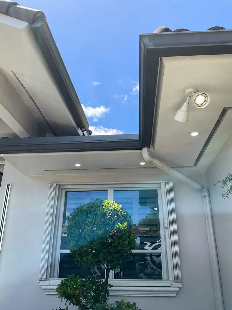 Slide of Elekron Electric