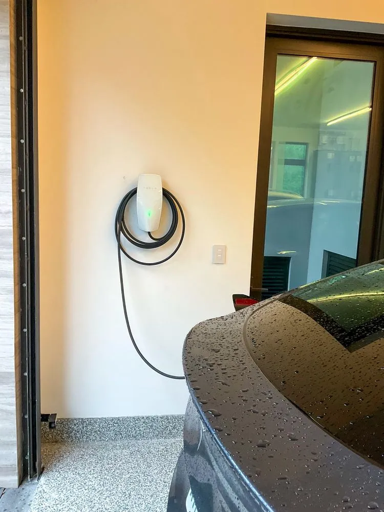 Slide of Elekron Electric