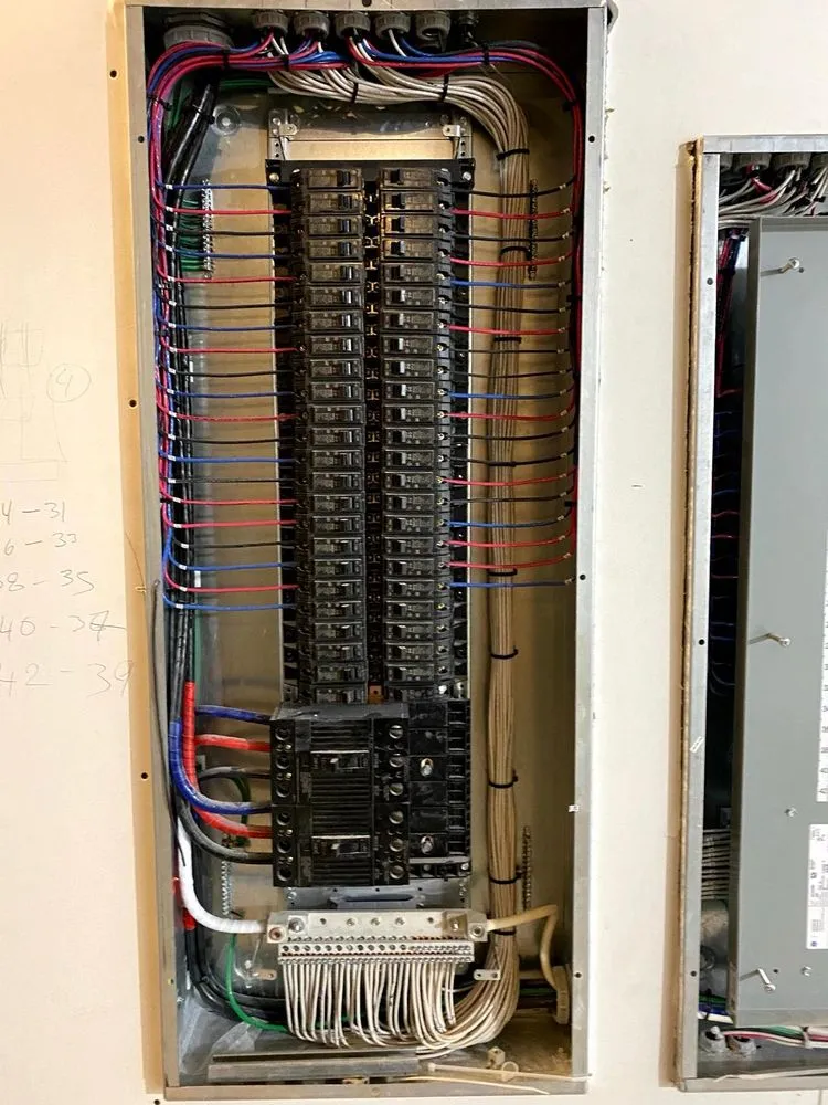 Slide of Elektra Services Je