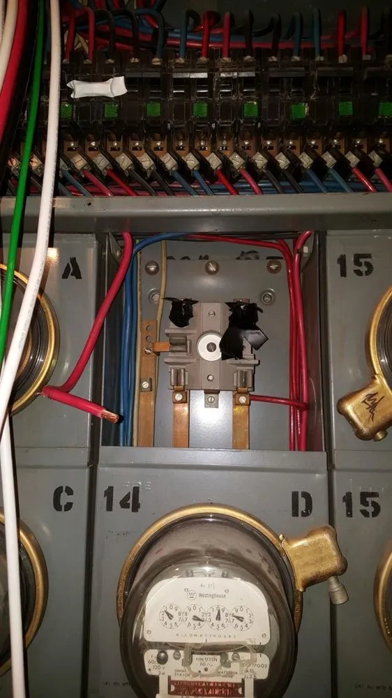 Slide of Elektra Services Je