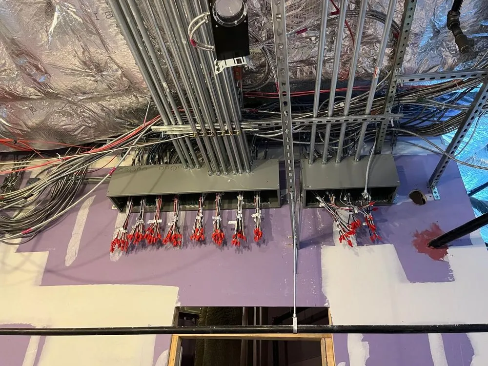 Slide of Elektra Services Je