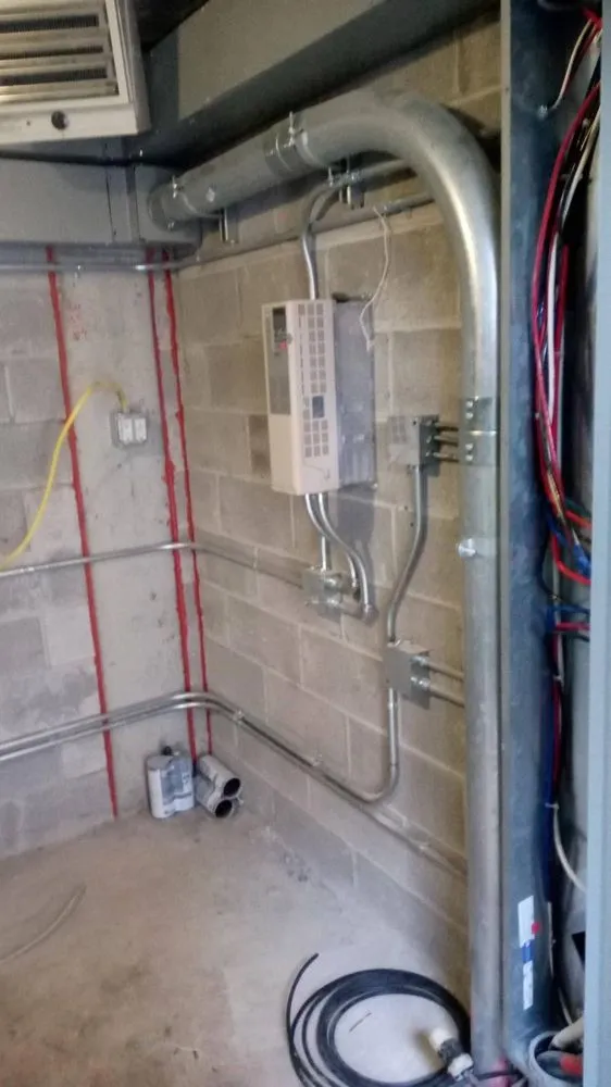 Slide of Elektra Services Je