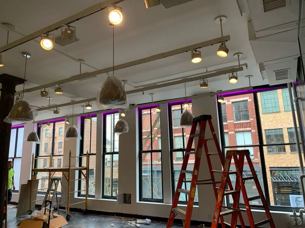 Slide of Elektra Services Je