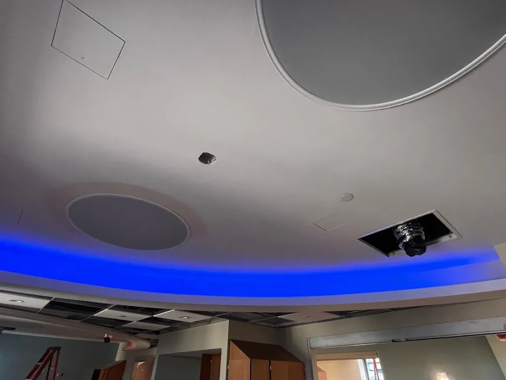 Slide of Elektra Services Je