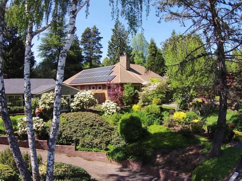 Trusted electrician providing outlet and switch repair in Portland, OR - Elemental Energy