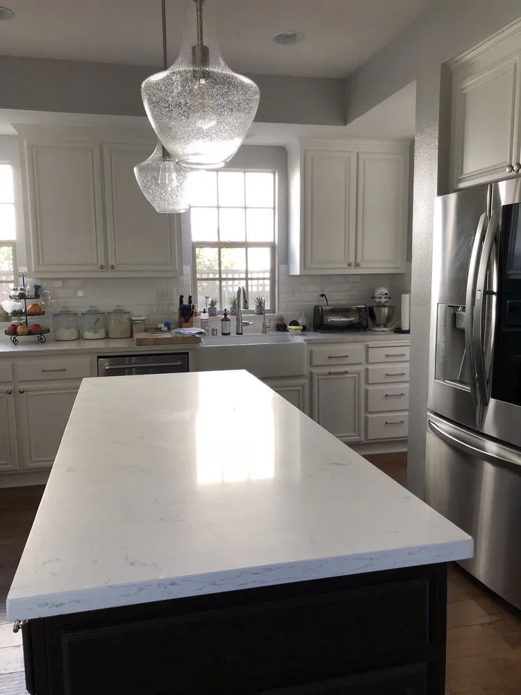 Licensed electrical service for homes in lighting installation,  by 