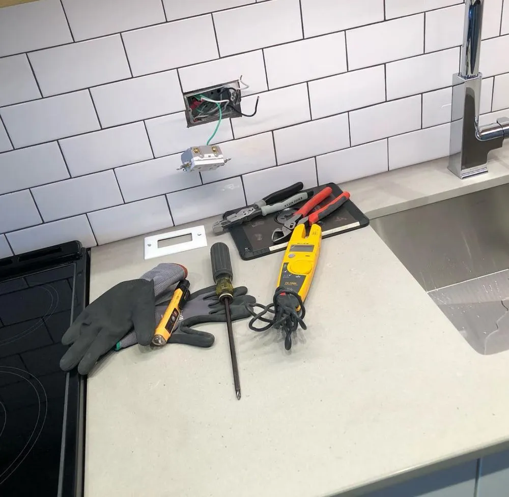 Professional circuit breaker repair experts serving Engleside, VA - Elevated Electric