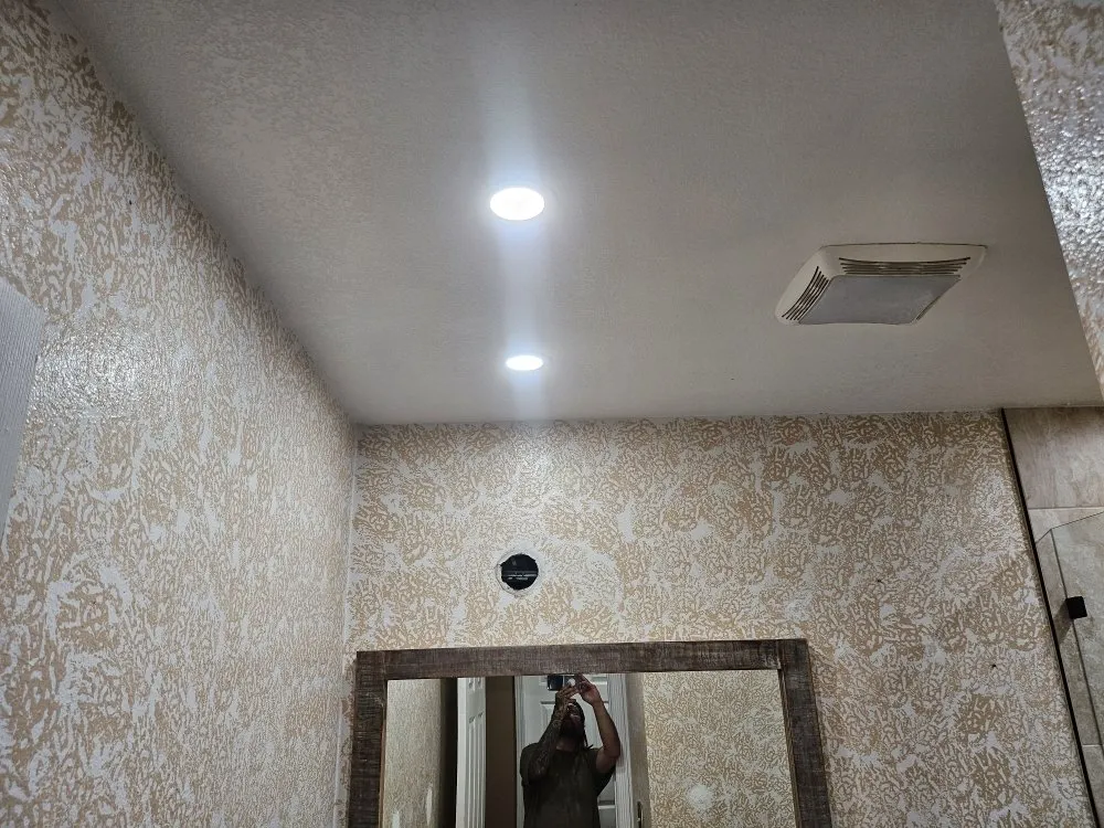 Certified electrician providing emergency electrical service in , 