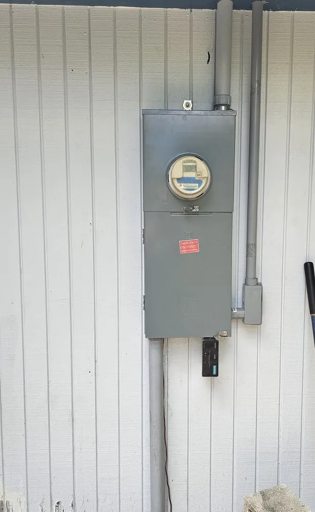 Expert electrician providing emergency electrical service in Port St. Lucie, FL - Elevated Electrical