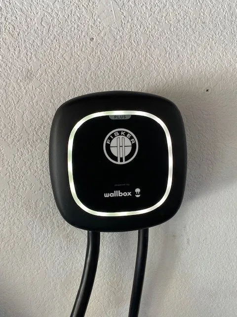 Expert electrician providing electrical repair in ,