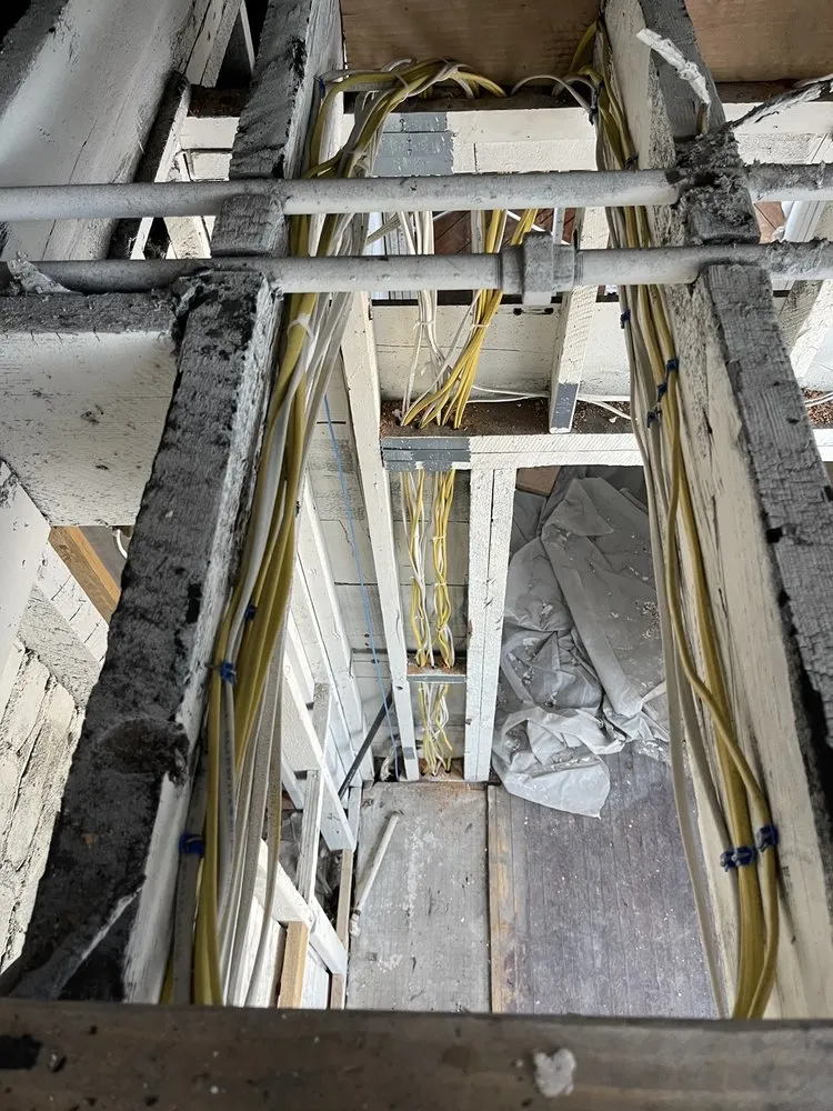 Licensed circuit breaker repair in , by Eli Construction