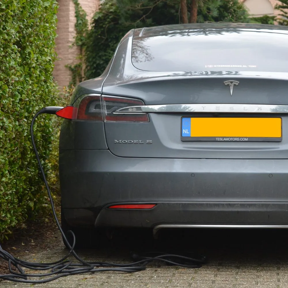 Slide of Elia Electric