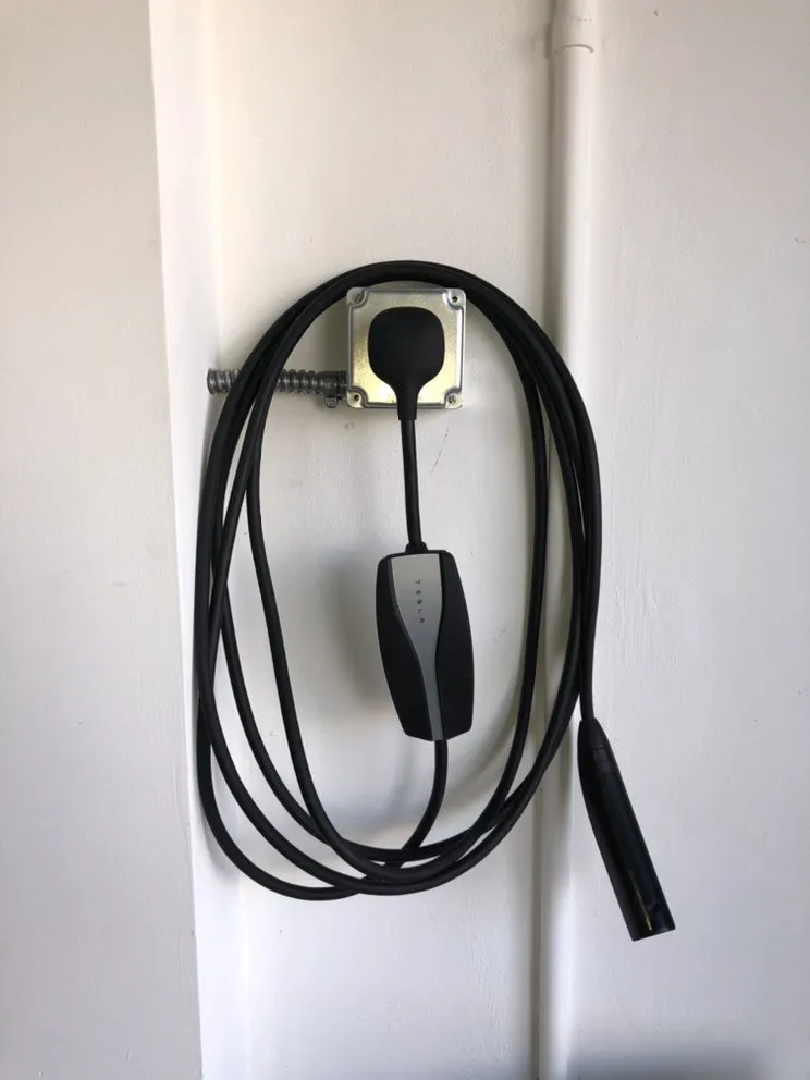 Slide of Eliad Camacho Electrical