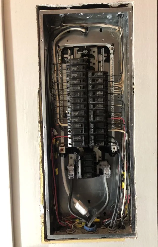 Slide of Eliad Camacho Electrical