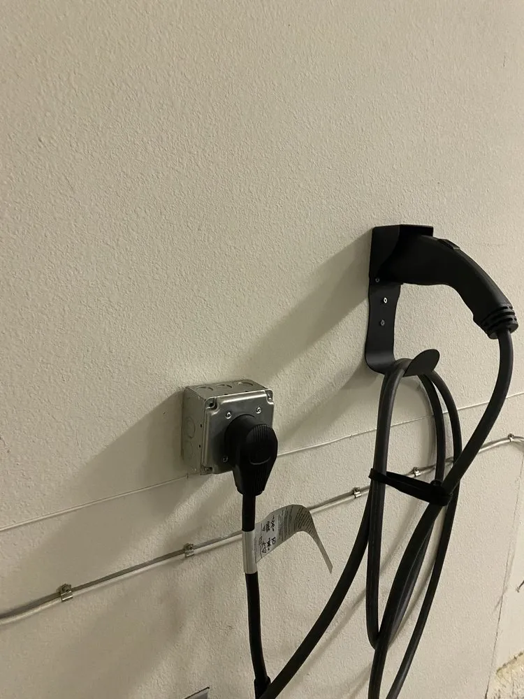 Slide of Elias Electric