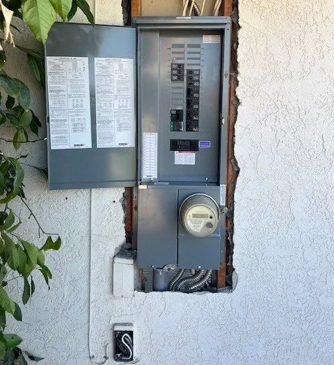 Slide of Elias Electric