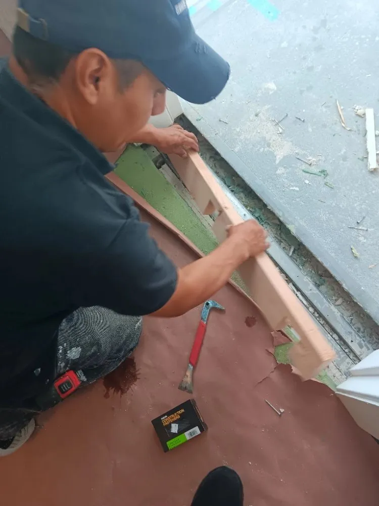 Certified electrical service for homes in wiring installation, by