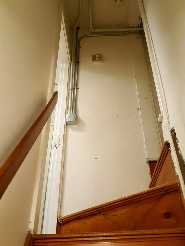 Slide of Elios Electric