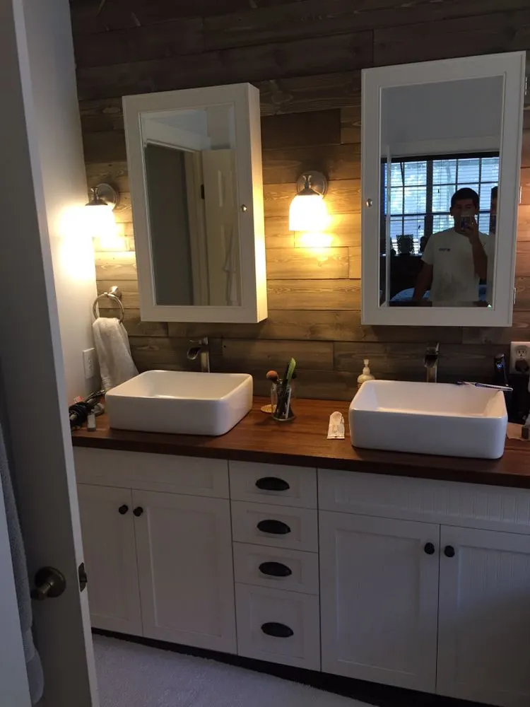 Expert lighting installation in ,  by Elio’s General Services