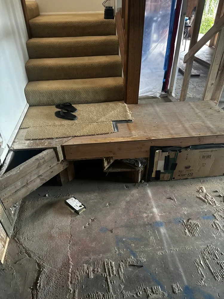 Professional electrician providing electrical repair in ,