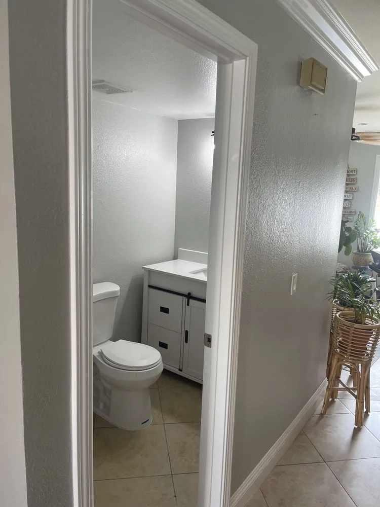 Certified electrician providing lighting installation in , 