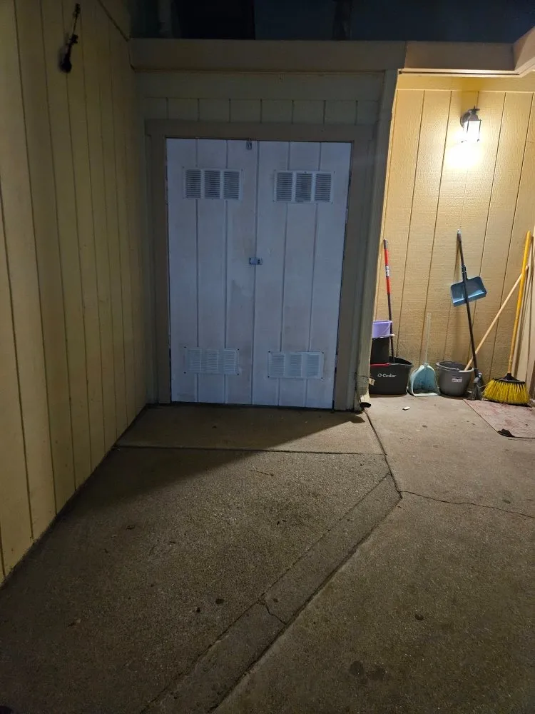 Slide of Elite Designs By Lili